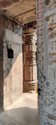 Lasur temple stone carving